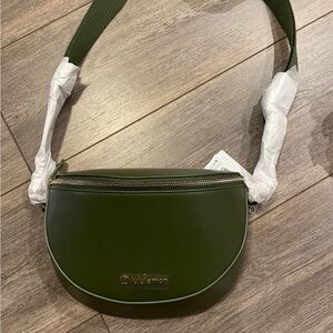 Lululemon Cactus Material Saddle Crossbody Bag 2L NWT Barracks Green/Gold